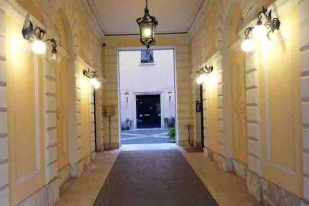 Beautiful Apartment Next To Piazza Di Spagna Roma Esterno foto