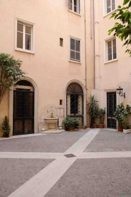 Beautiful Apartment Next To Piazza Di Spagna Roma Esterno foto