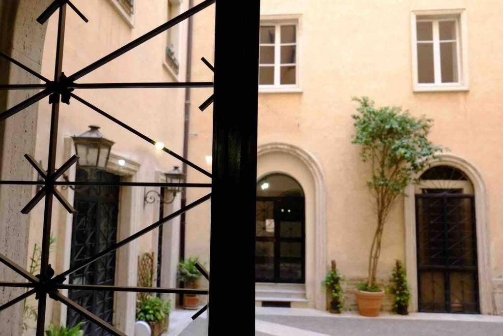 Beautiful Apartment Next To Piazza Di Spagna Roma Esterno foto