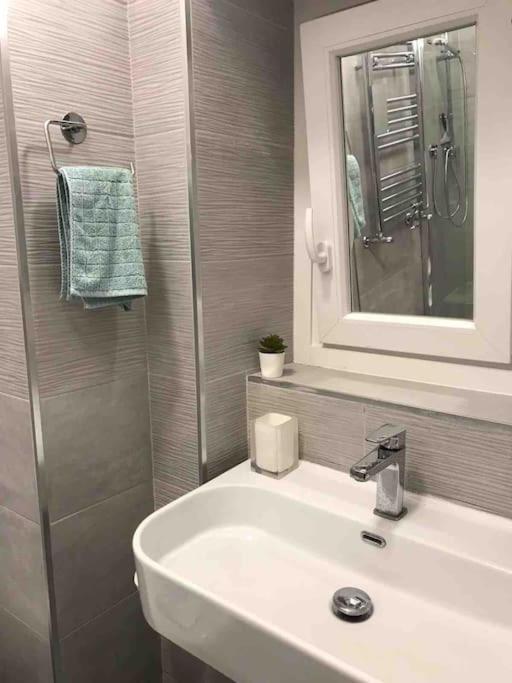 Beautiful Apartment Next To Piazza Di Spagna Roma Esterno foto